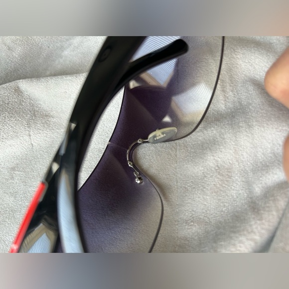 Prada Gradient Black Sunglasses (It has a small detail.) - Picture 3 of 10